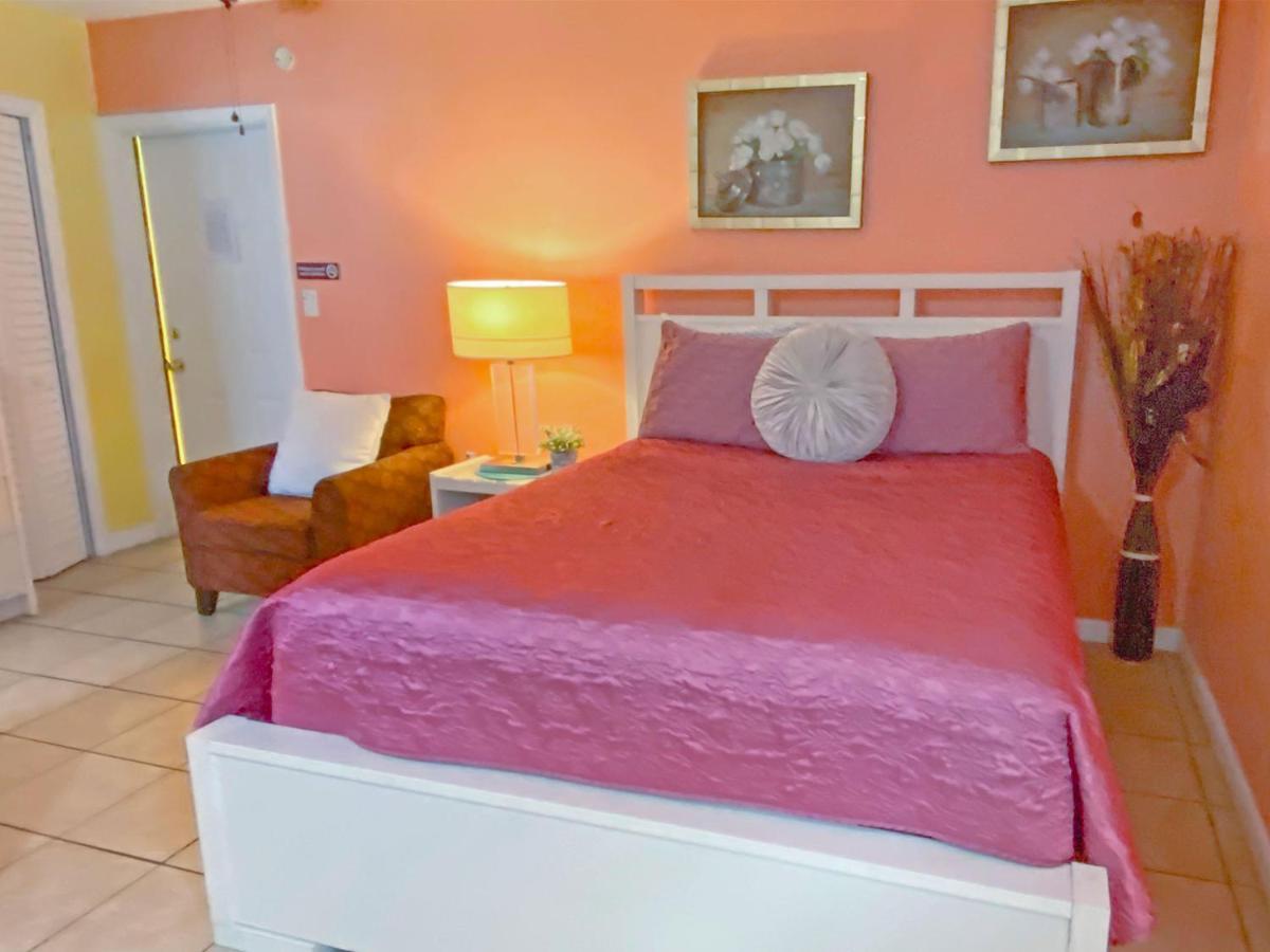 Bella Sirena Inn St. Pete Beach Kültér fotó